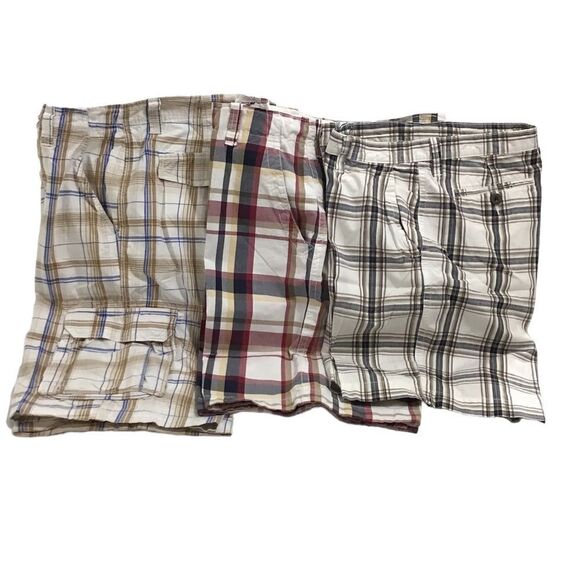 Aeropostale Urban Pipeline And Sonoma Short Pants Bundle Men 3-Pair Size 34 - Picture 1 of 16